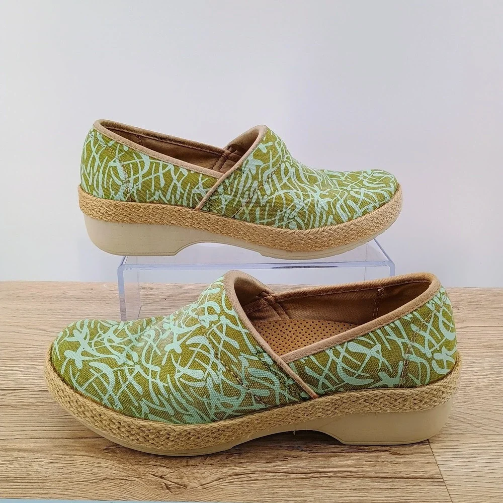 Dansko Victoria Clogs Womens 38 US 7.5 8 Green Botanical Canvas Slip On Shoes